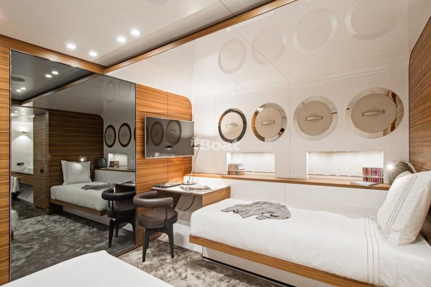 Яхта Silver fast 77 m