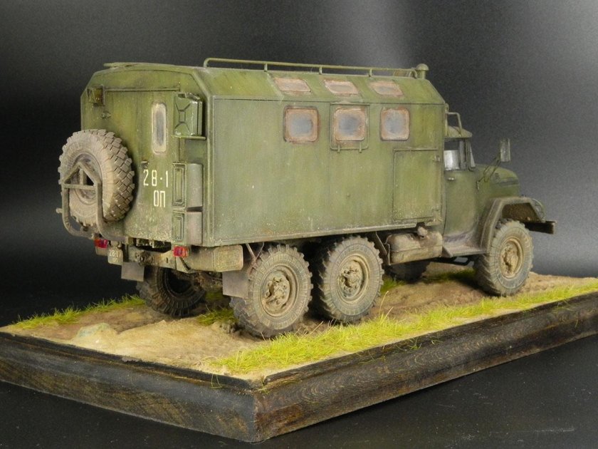 ЗИЛ 131 1/35 ICM С дровами