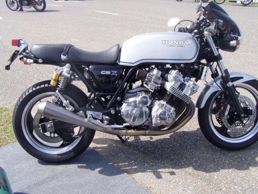 Honda CB 750 стритфайтер