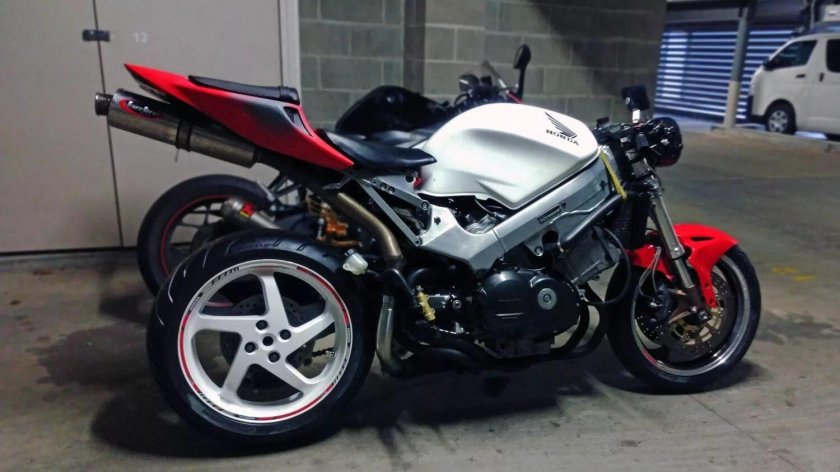 Honda VFR 800 Custom