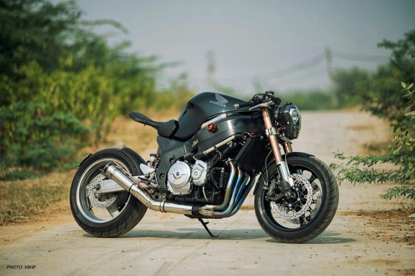 Honda Blackbird cbr1100 стрит Файтер