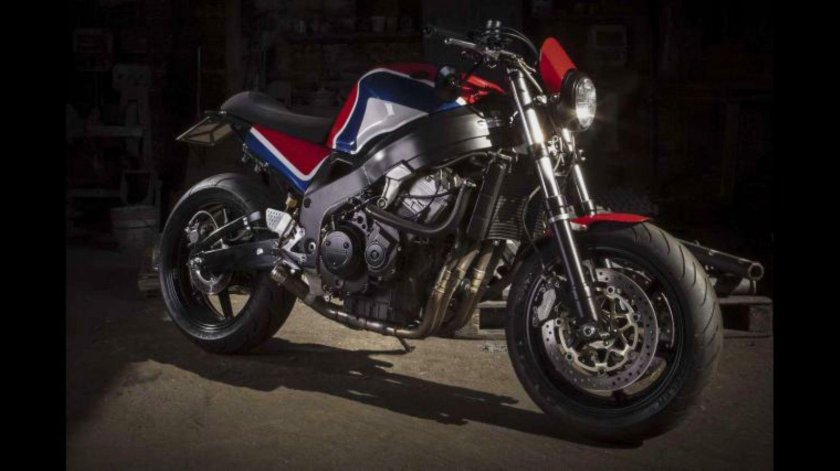 Стритфайтер Хонда СБР 900