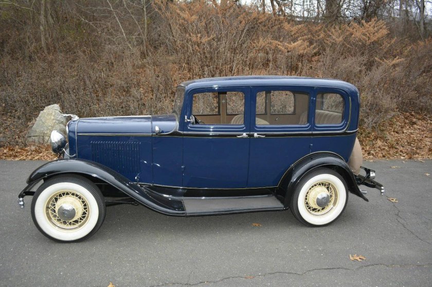 1932 Ford model b Deluxe Fordor sedan