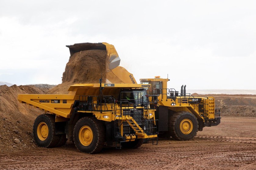Самосвал Komatsu HD 785
