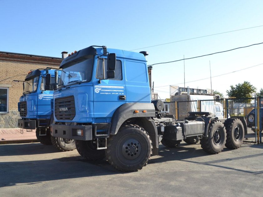 Седельный тягач Урал 44202-3511-82