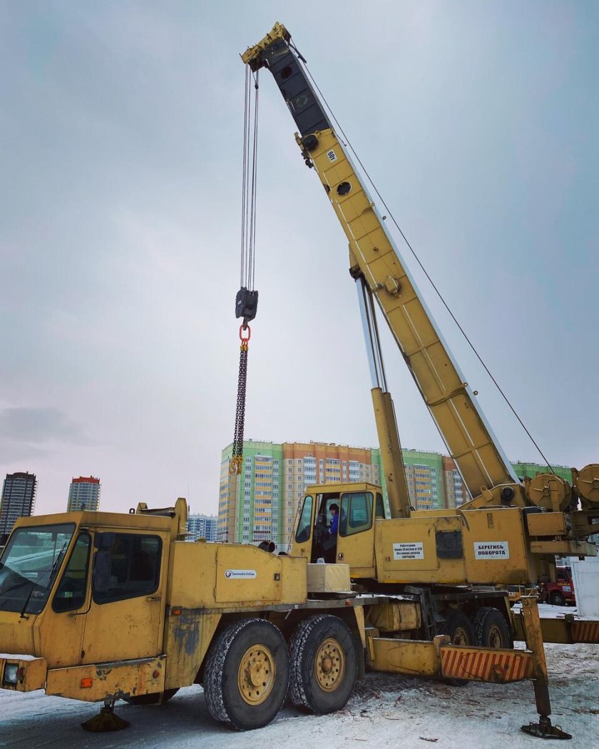 200 Тонный кран