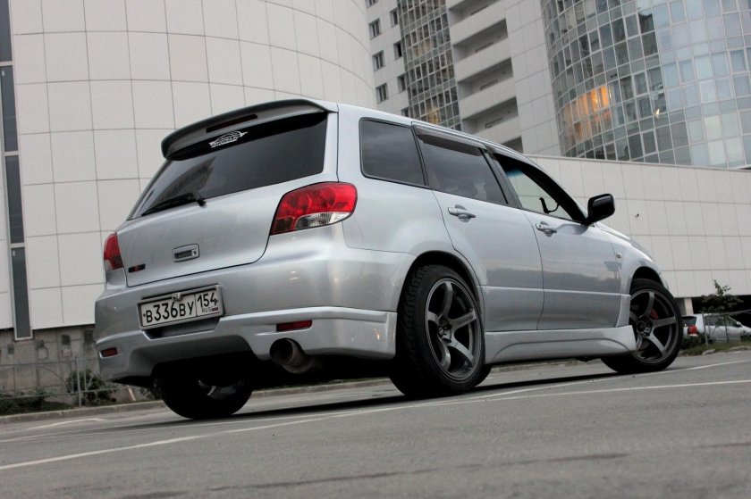 Mitsubishi Airtrek Turbo