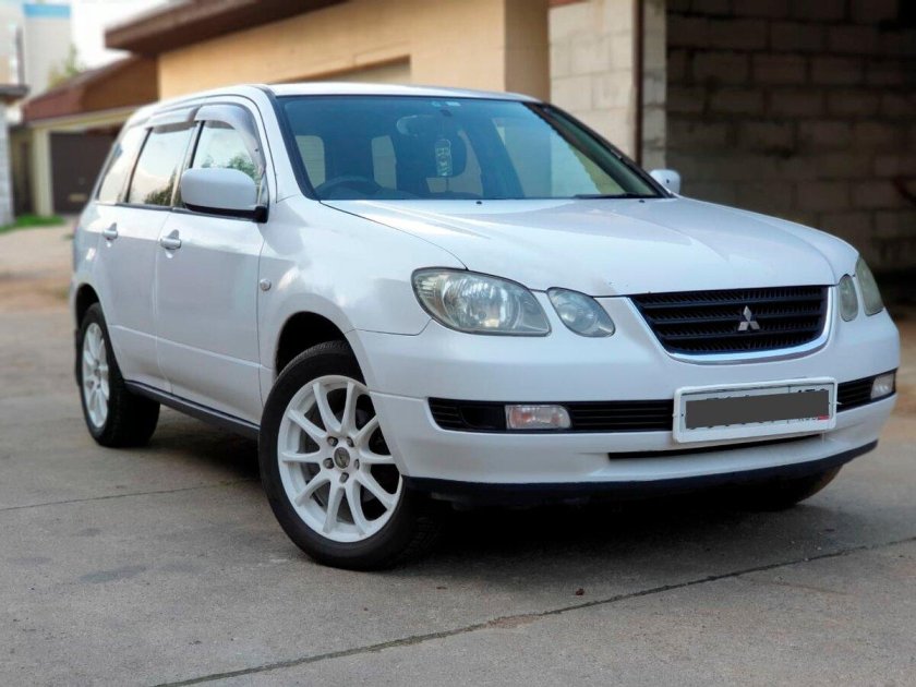 Mitsubishi Airtrek 2.0 at, 2001