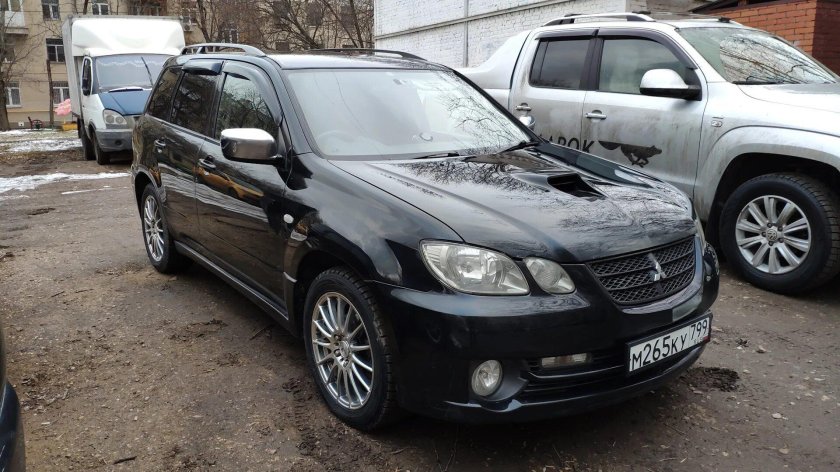 Мицубиси Аиртрек 2002