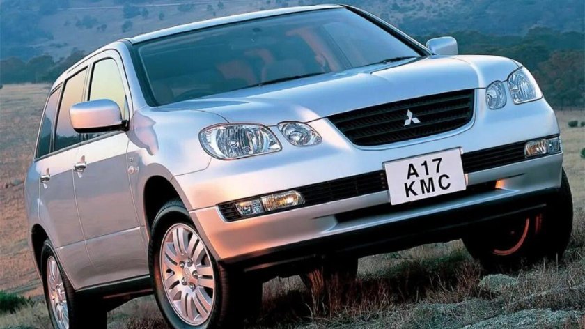 Митсубиси Аиртрек 2001