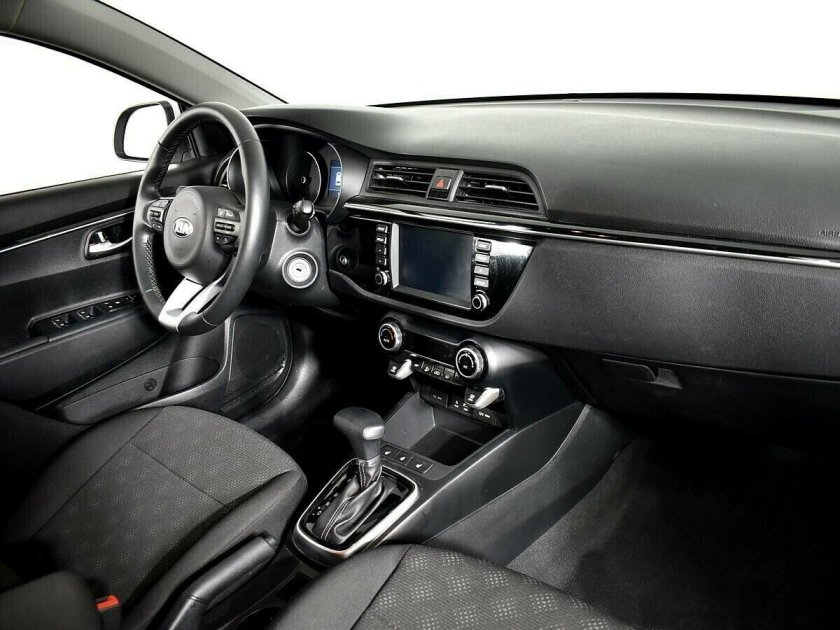 Kia x line 1,6 автомат