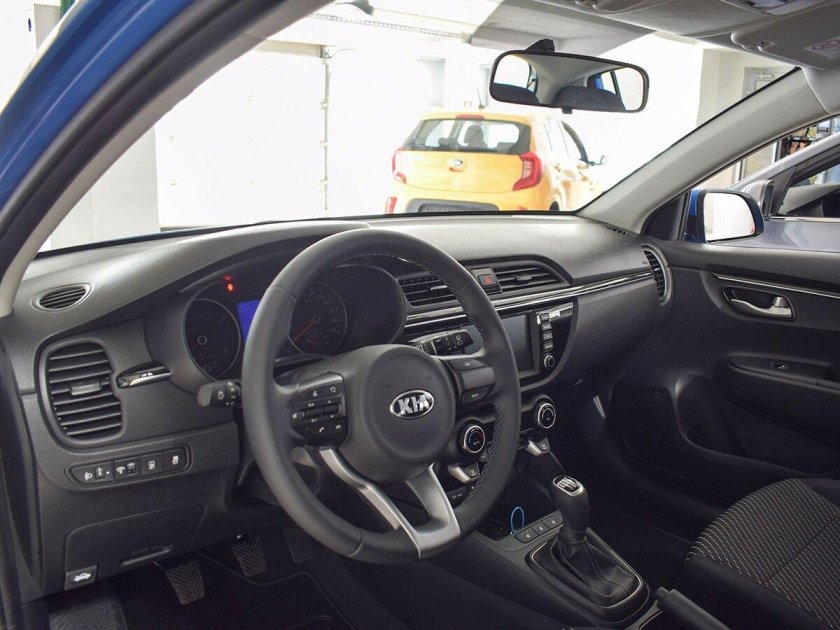 Kia Rio 4 x-line салон