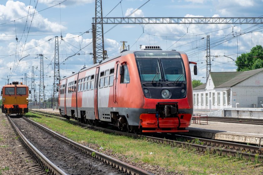 Дизельный пассажирский поезд