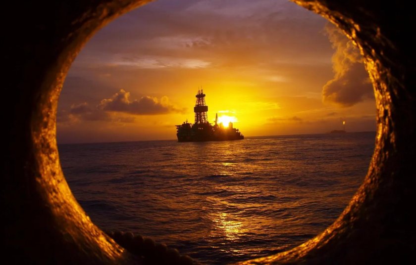 Море закат корабль