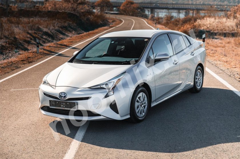 Toyota Prius IV xw50 2016