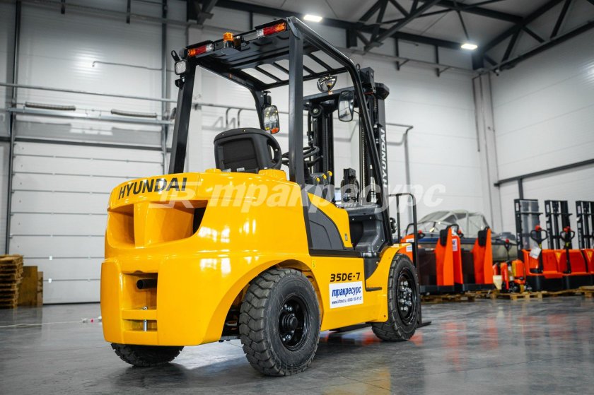 Вилочный погрузчик Hyundai 33df-7