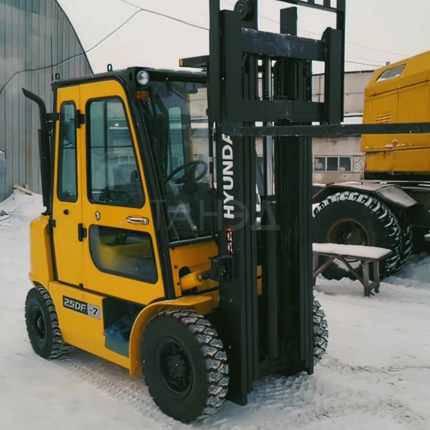 Вилочный погрузчик Хендай 30df-7