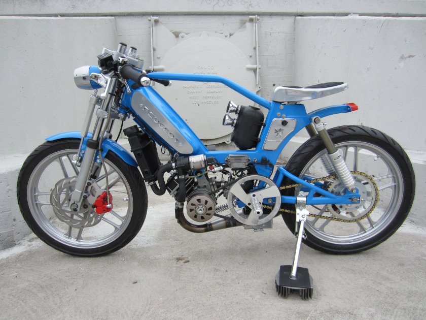 Peugeot 103 мопед