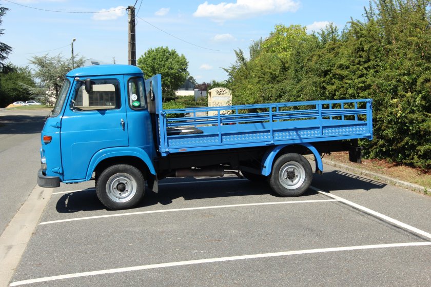 Автомобиль Савием TP 3