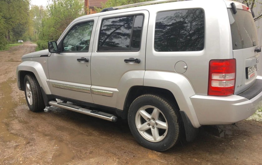 Пороги на Jeep Cherokee KK 2010