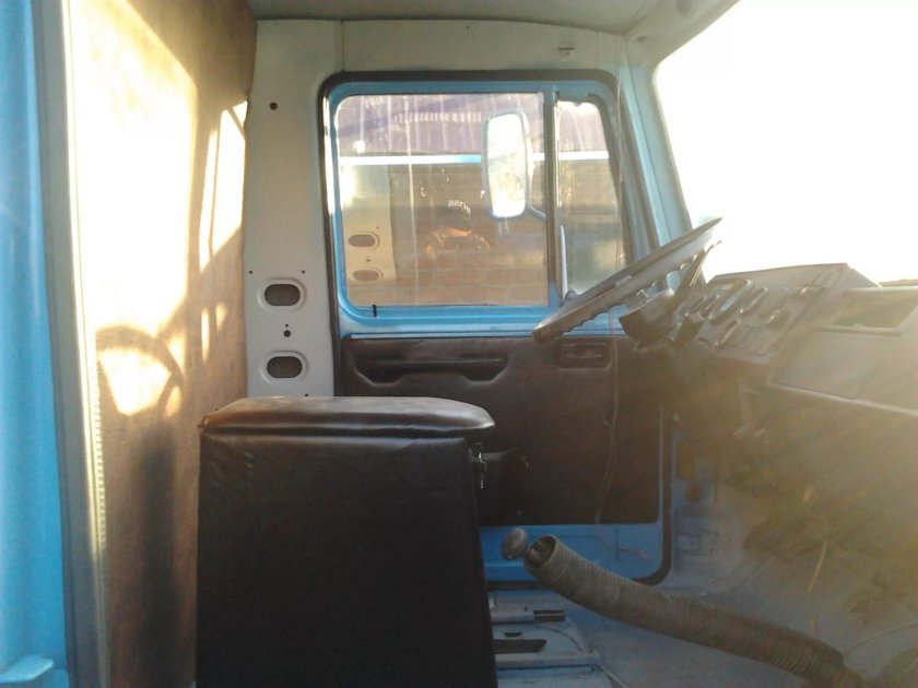 ГАЗ 3307 салон кабина