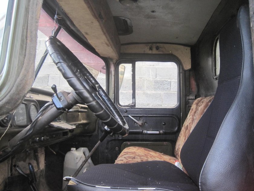 ЗИЛ 4331 кабина внутри