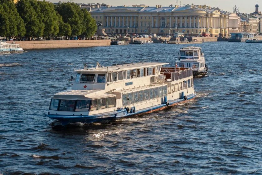 Теплоход Славутич