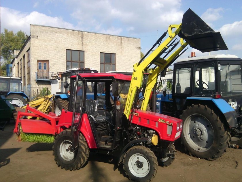 Трактор Беларус-320.4м