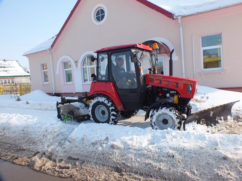 Машина Коммунальная Беларус 320