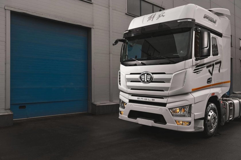 Седельный тягач FAW j7