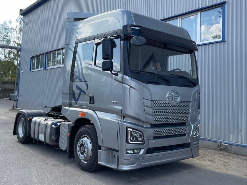 FAW тягач седельный jh6