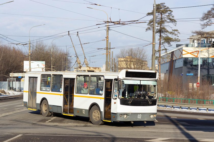 Троллейбус ЗИУ 682