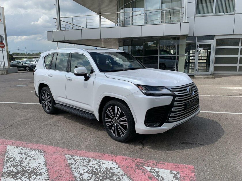 Lexus LX 500d White