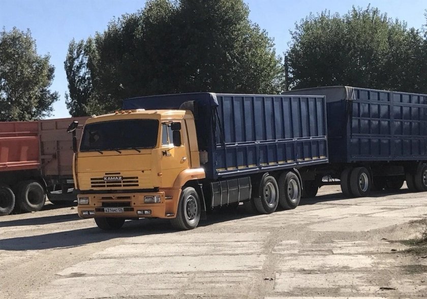 КАМАЗ 6520 зерновоз мамонт