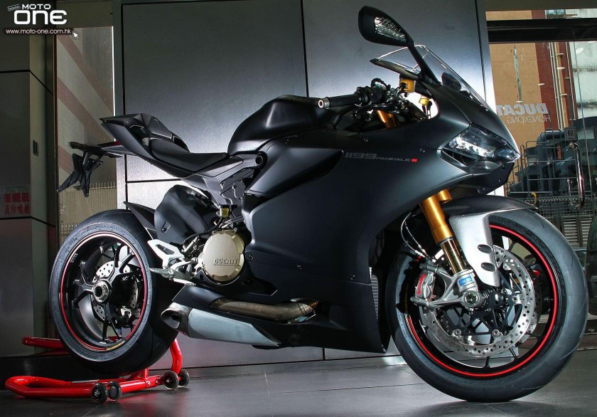 Ducati Panigale 1199 s Black