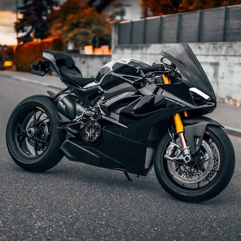 Дукати мотоцикл черный