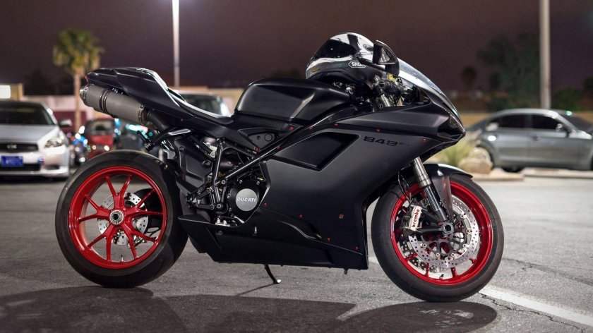 Мотоцикл Ducati 848
