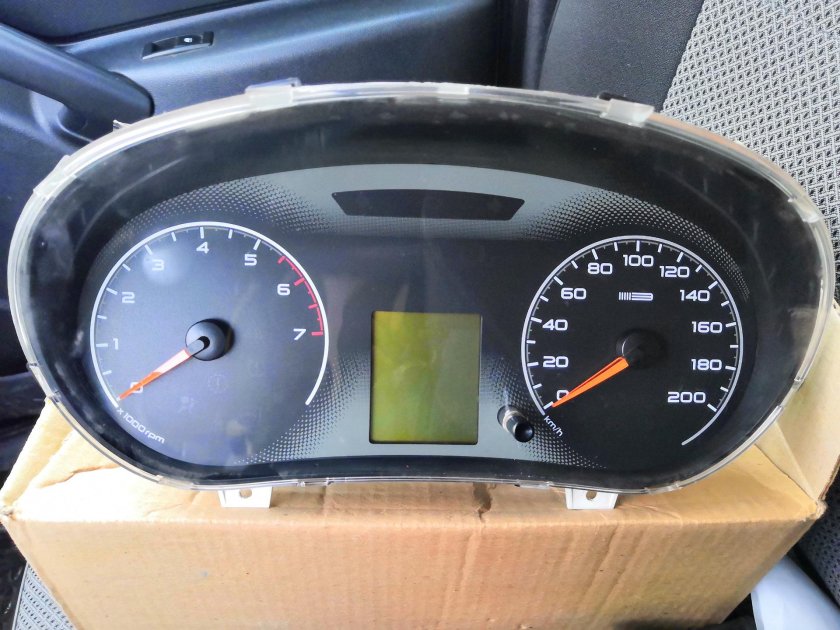 Lada Granta приборная панель