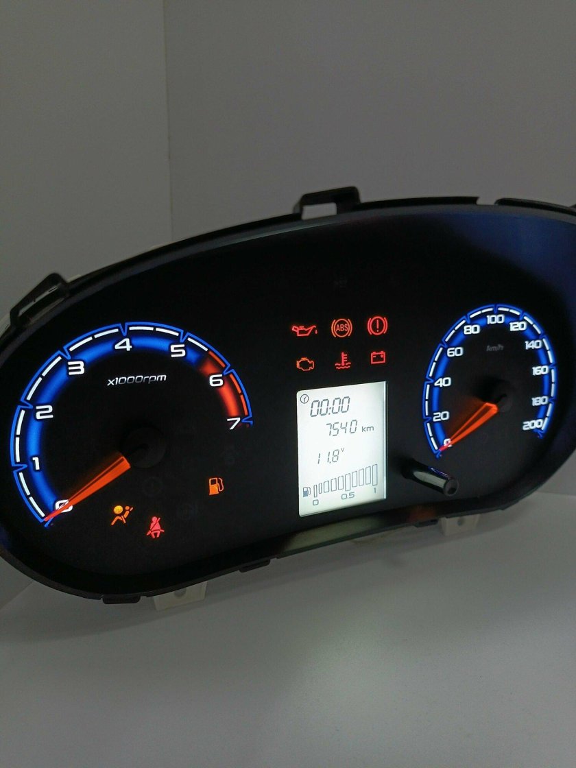 Приборная панель Лада Калина