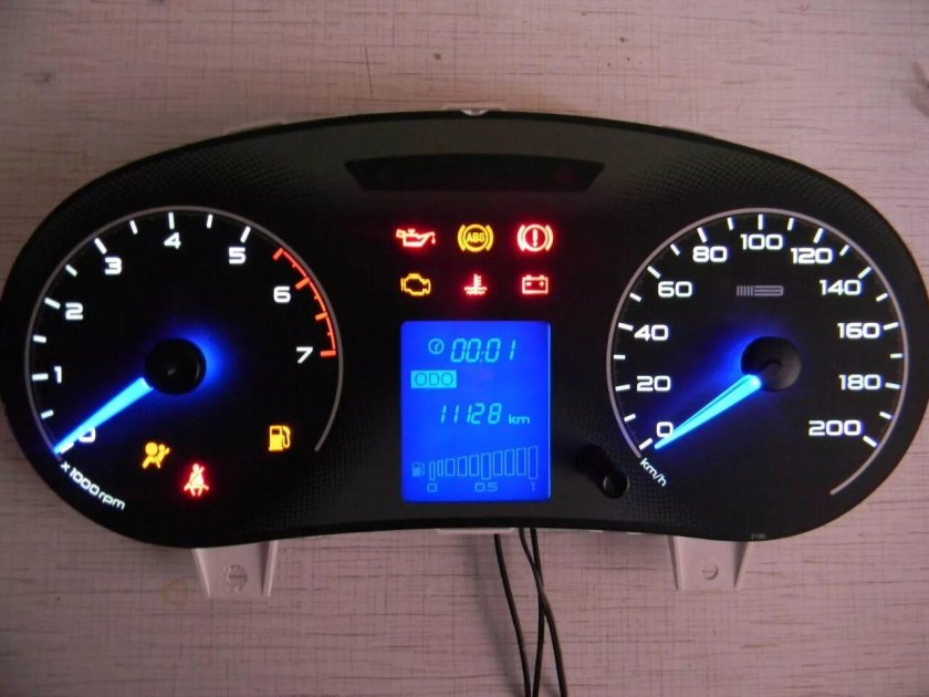 Пересвет приборной панели Лада Гранта