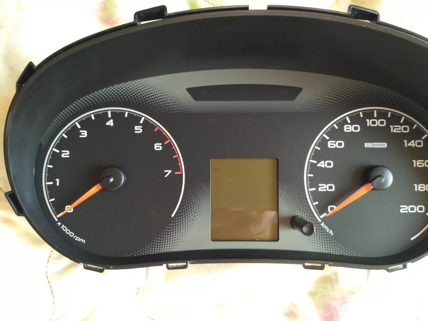 Lada Granta приборная панель