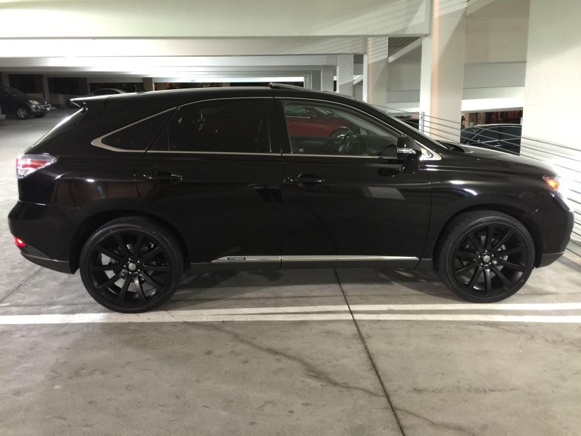 Lexus RX 350 на черных дисках