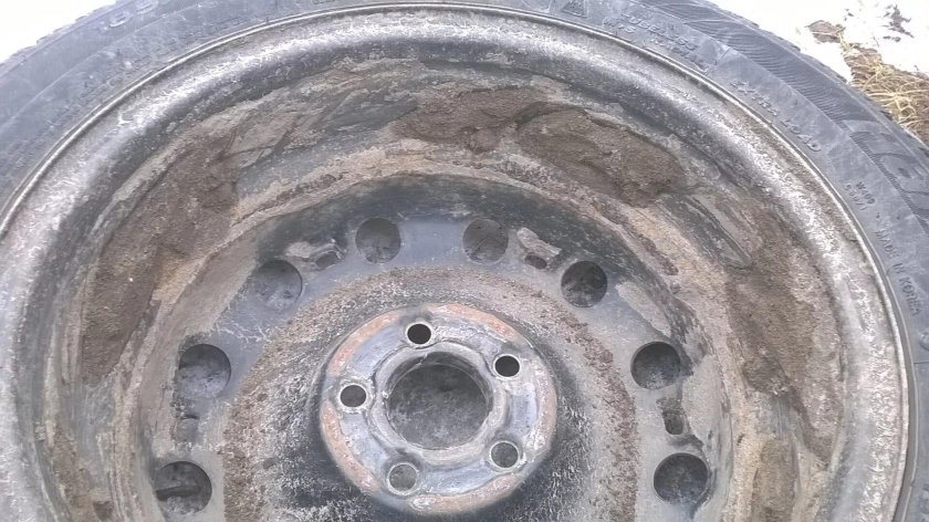 Грязь на стальных дисках