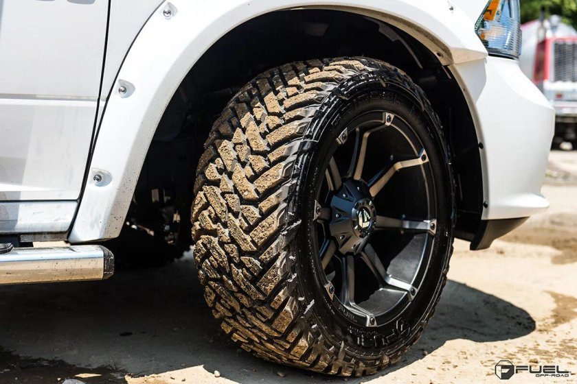 Грязевая низкопрофильная резина r20