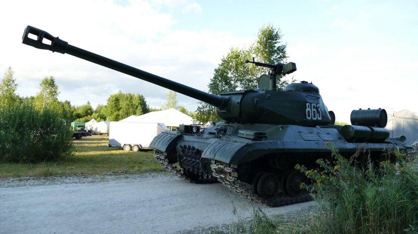 Танк на СХИ Саратов