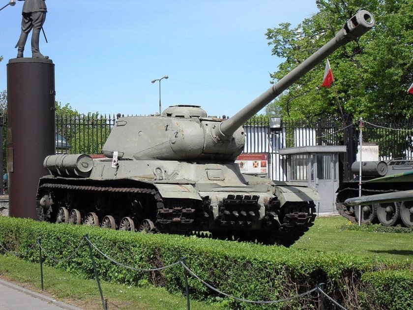 Танк Иосиф Сталин 2