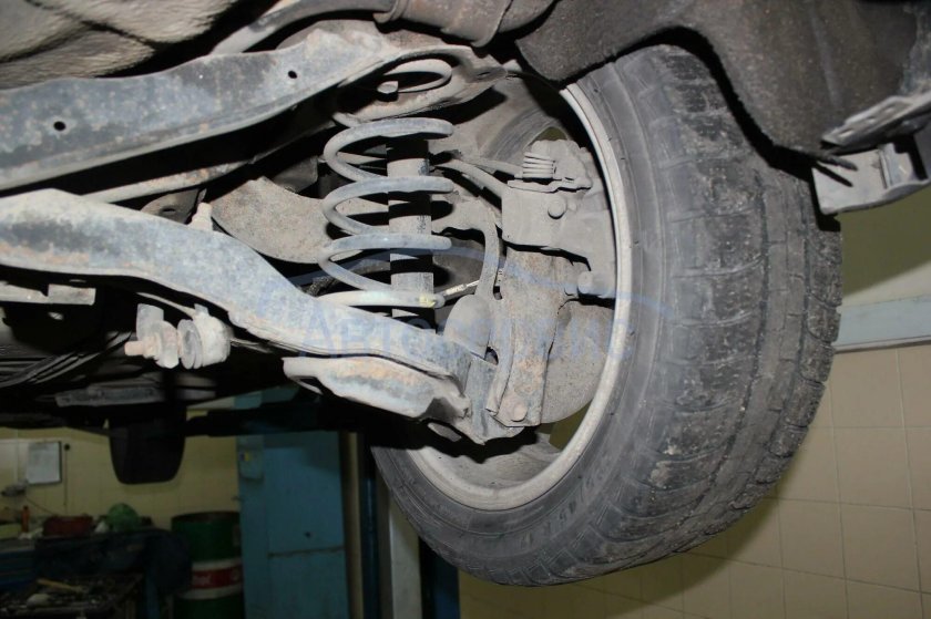 Задняя подвеска Мазда MPV