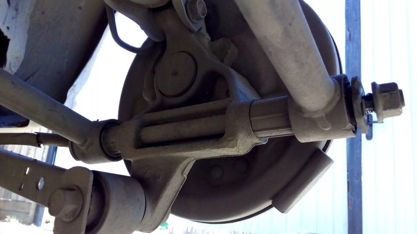 Мазда фамилия сайлентблоки поперечный тяг