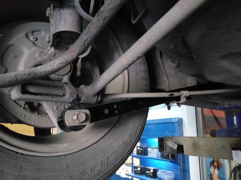 Mazda Premacy 2000 задняя подвеска