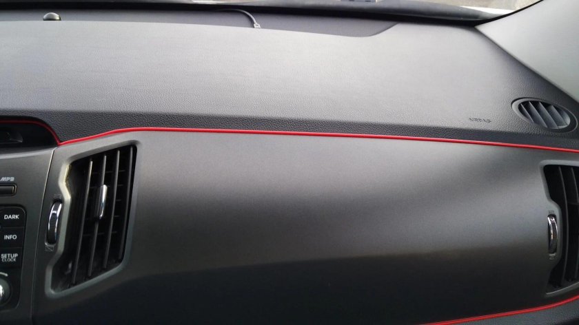 Полировка панели автомобиля